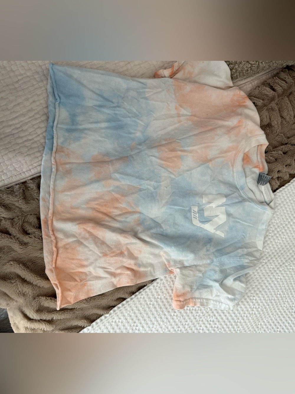 Gildan Tie-Dye Tee in Light Blue & Peach with White Logo New York Islanders